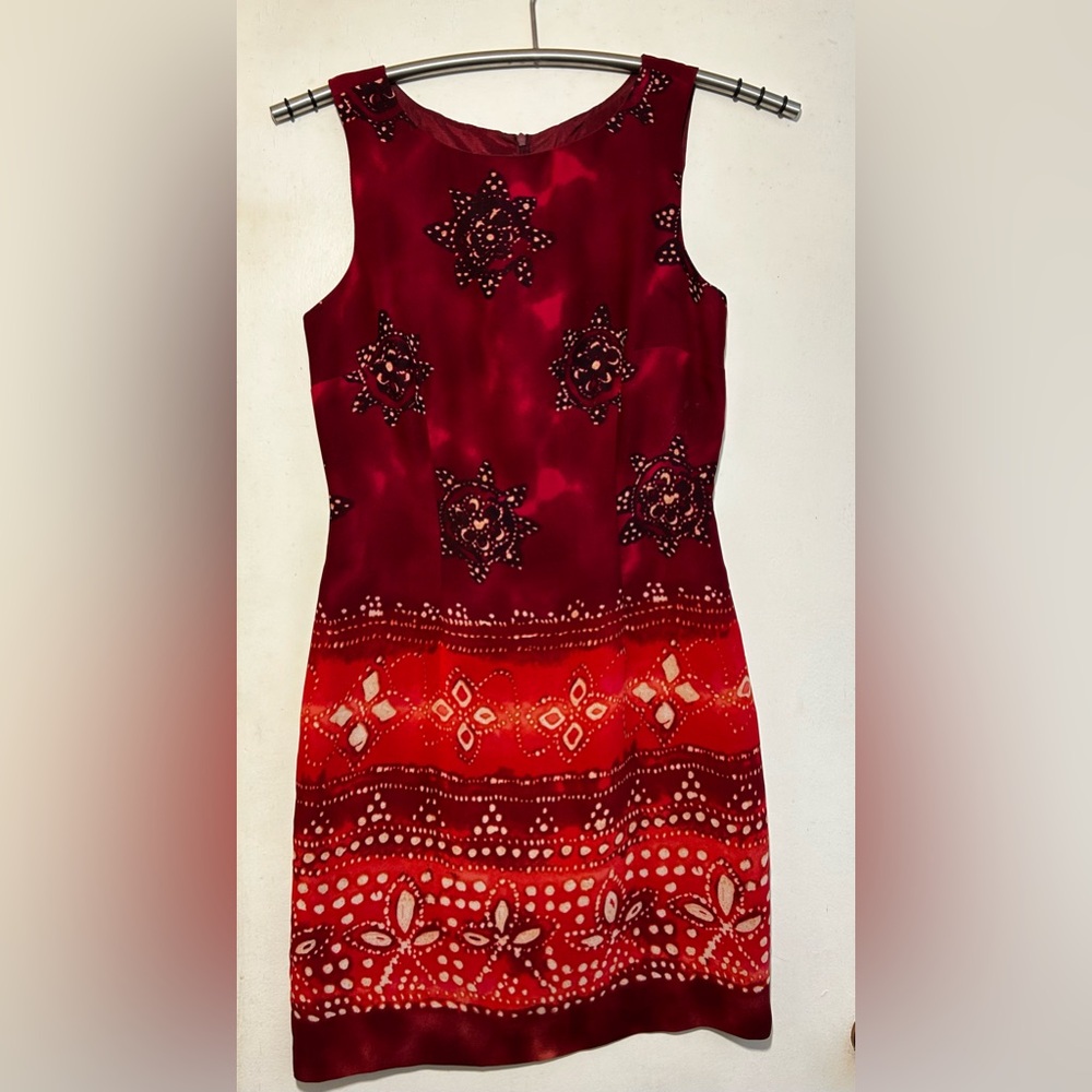 Sleeveless sheath dress, red. Size S-M.